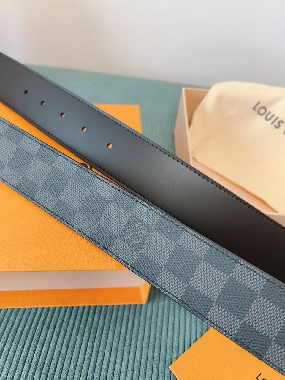 Louis Vuitton Damier Graphite Belt gold lv - Hình 7
