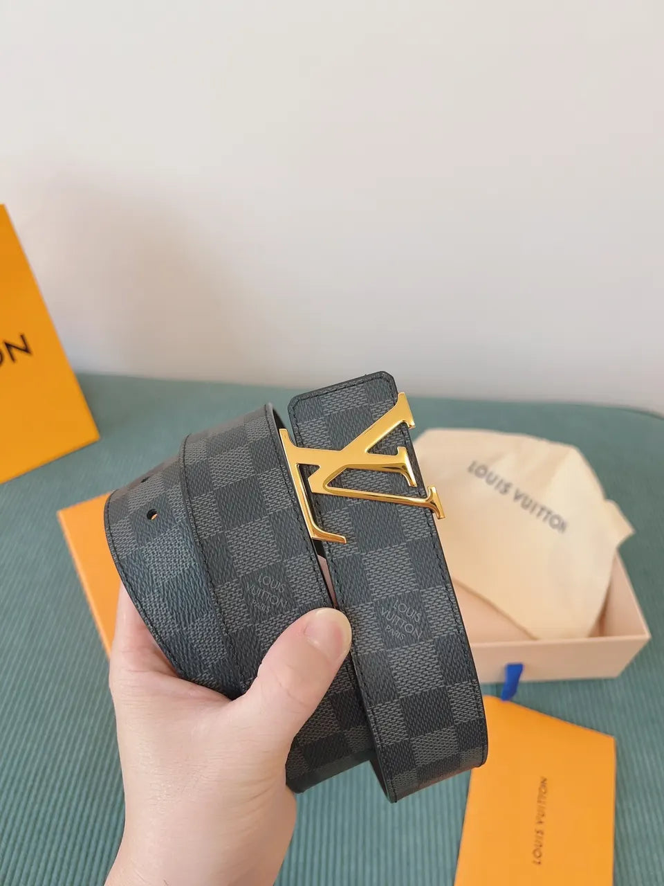 Louis Vuitton Damier Graphite Belt gold lv - Hình 9