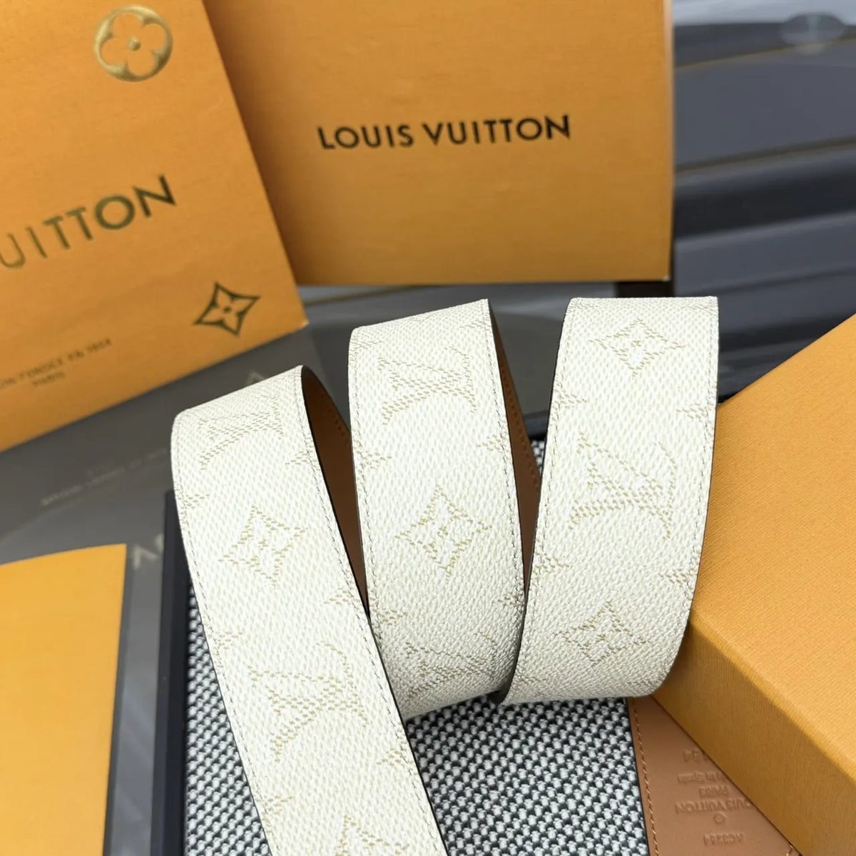 Louis Vuitton Cream Monogram Belt - Hình 3