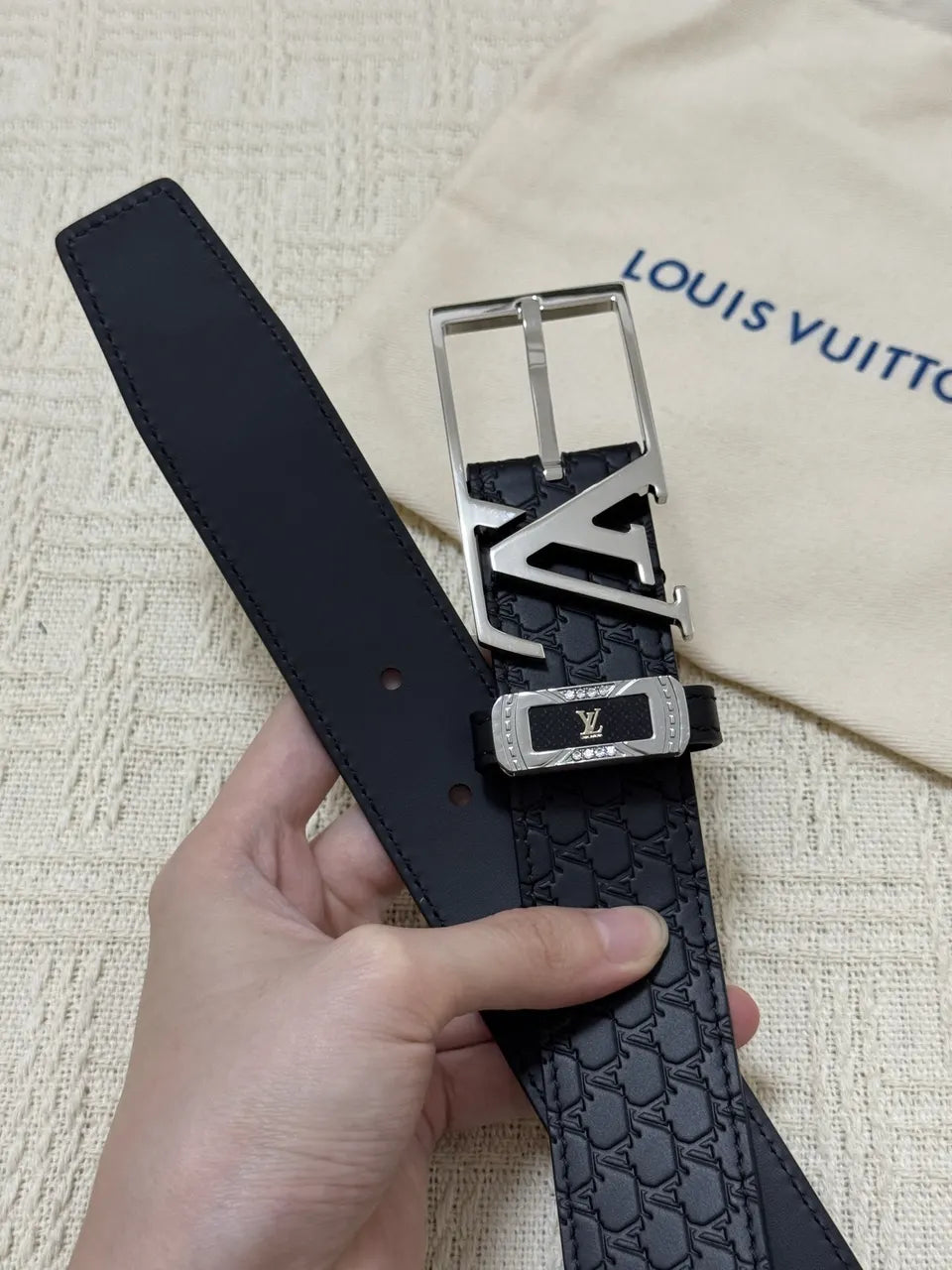 LV Black Embossed Leather Belt louis - Hình 7