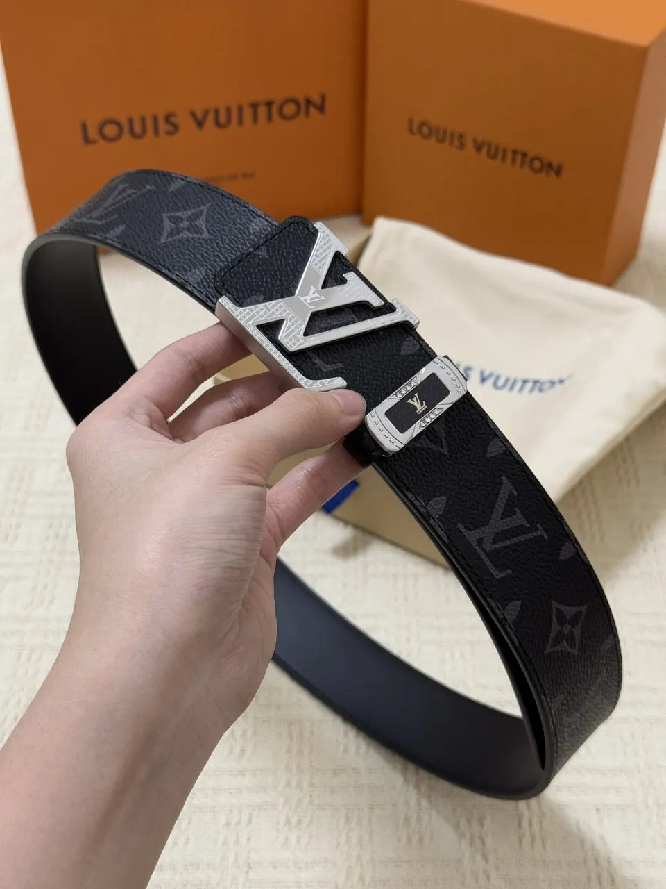 Louis Vuitton Shadow Buckle Belt - Hình 4