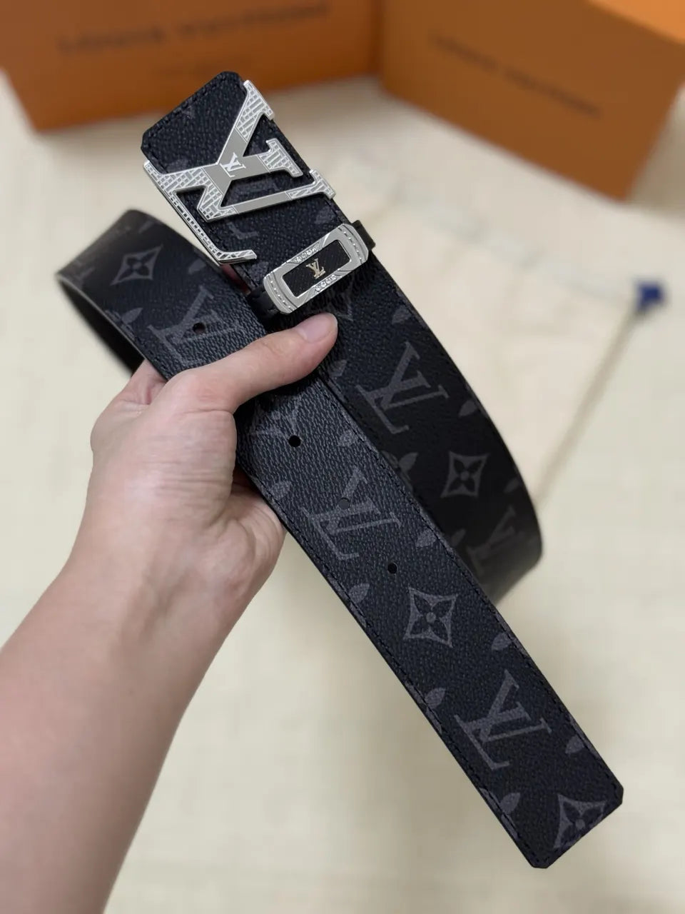 Louis Vuitton Shadow Buckle Belt - Hình 6
