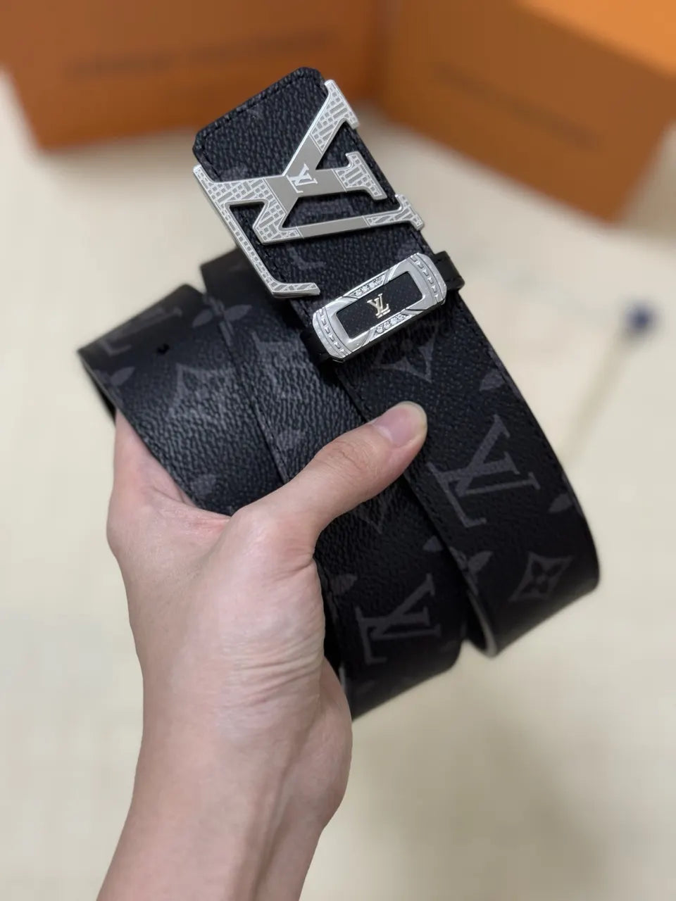 Louis Vuitton Shadow Buckle Belt - Hình 7