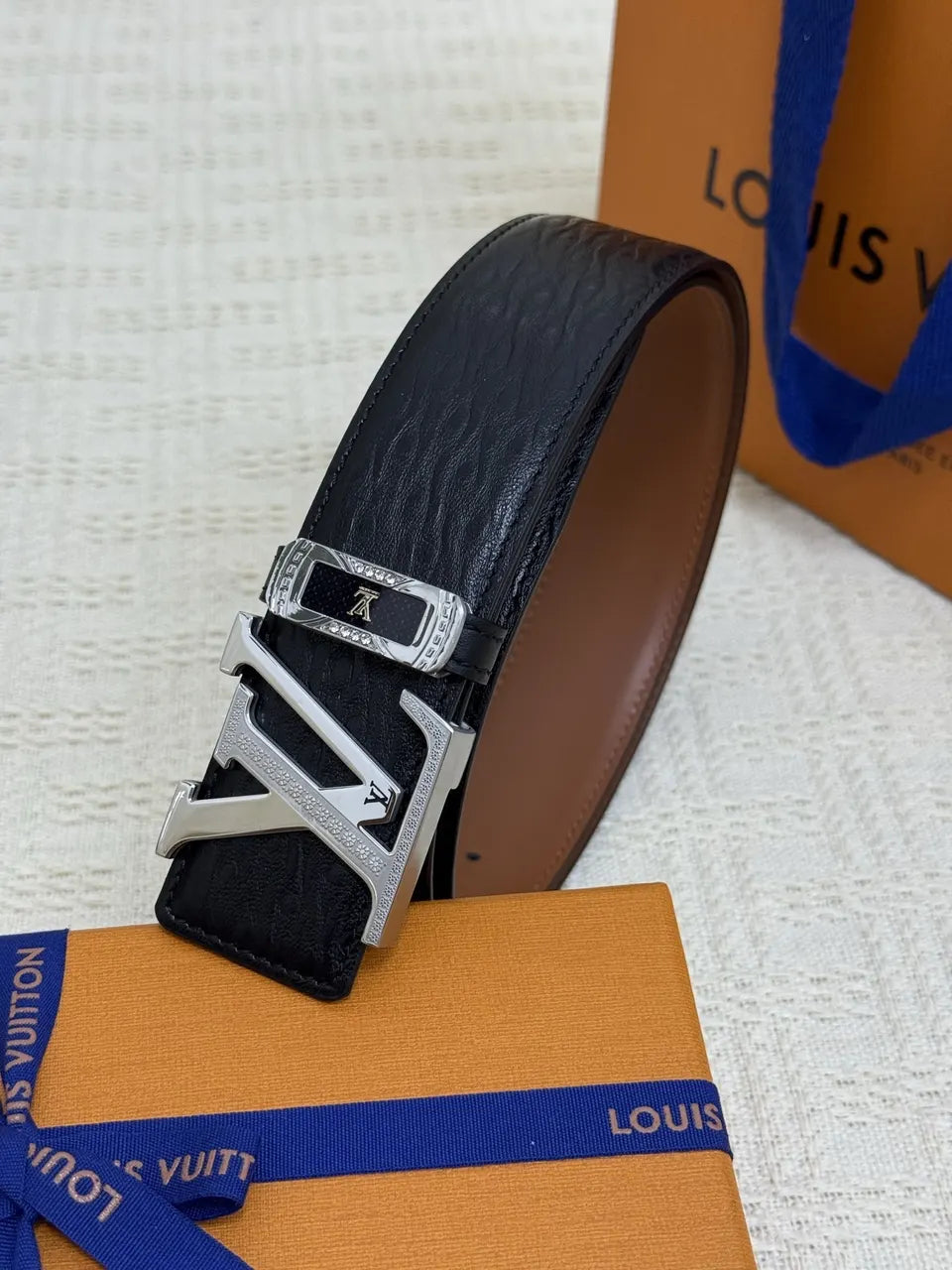 silver lv Louis Vuitton Black Taurillon Leather Belt - Hình 5