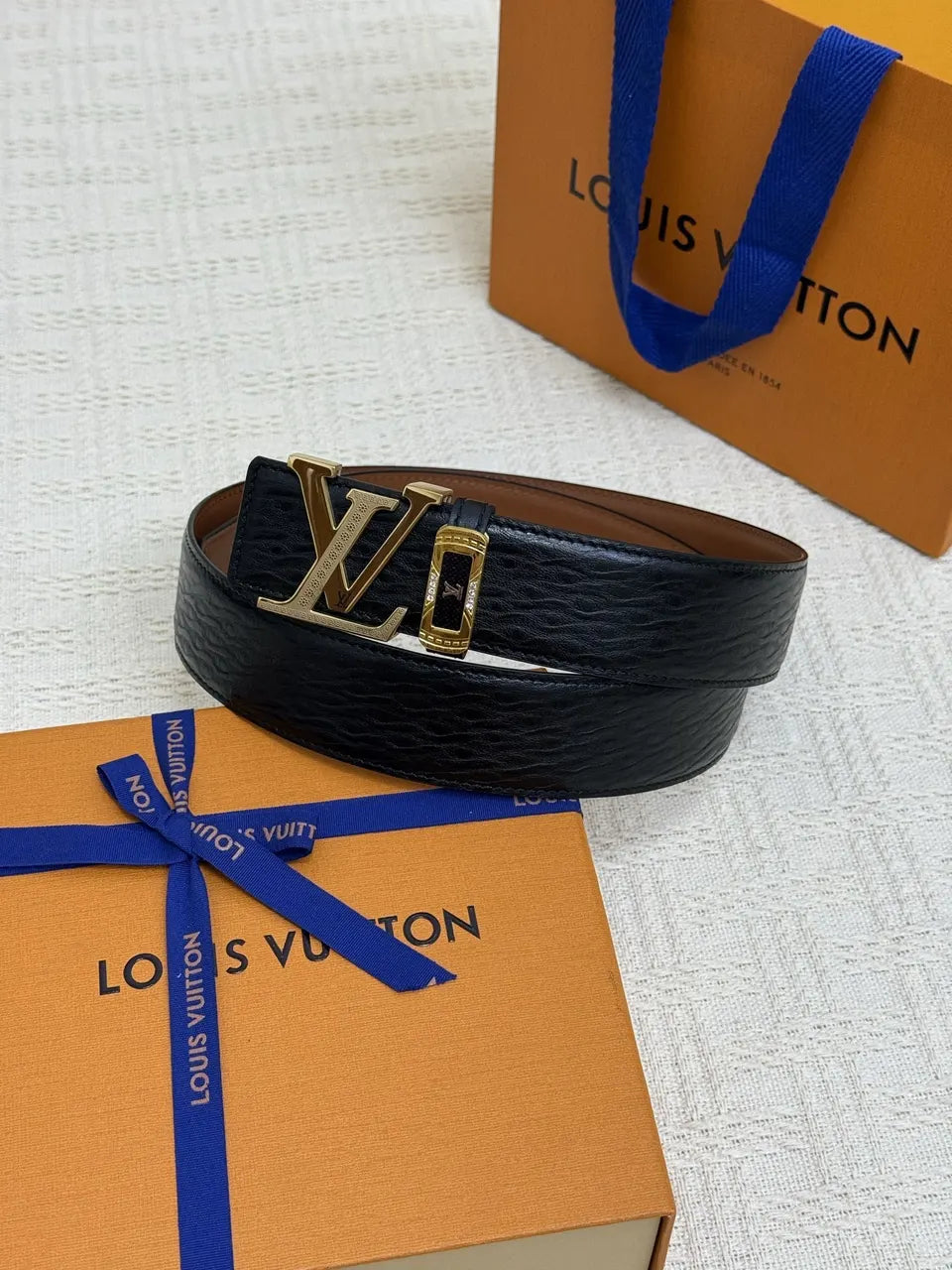silver lv Louis Vuitton Black Taurillon Leather Belt - Hình 6