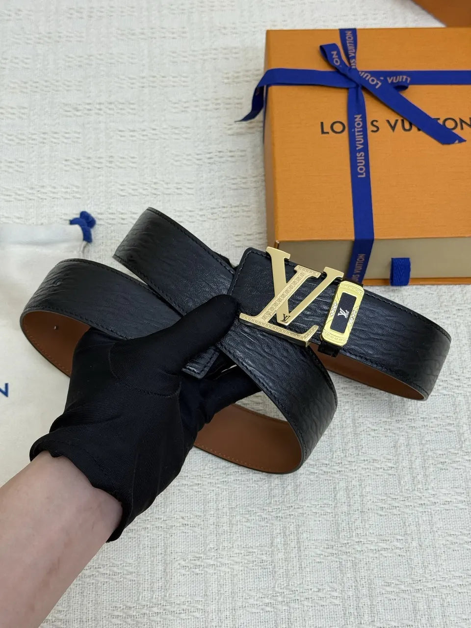 silver lv Louis Vuitton Black Taurillon Leather Belt - Hình 8