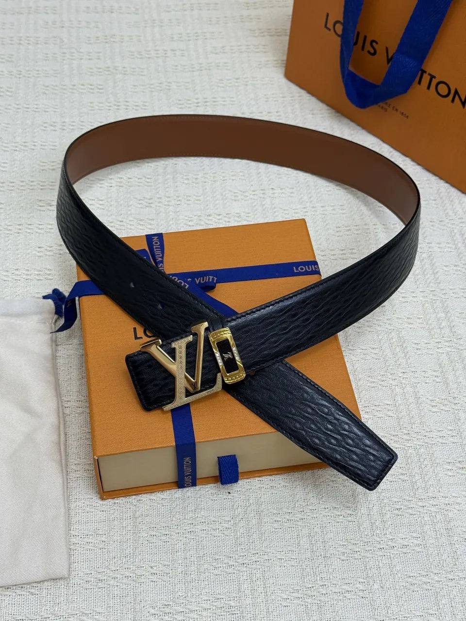 silver lv Louis Vuitton Black Taurillon Leather Belt - Hình 9