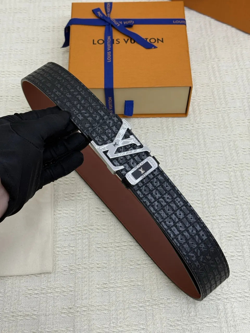 Louis Vuitton Embossed Belt black silver - Hình 2