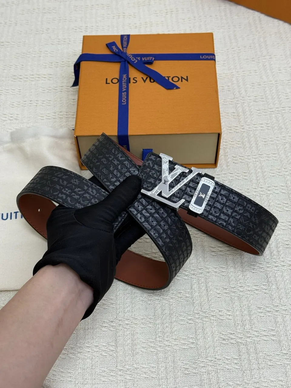 Louis Vuitton Embossed Belt black silver - Hình 3