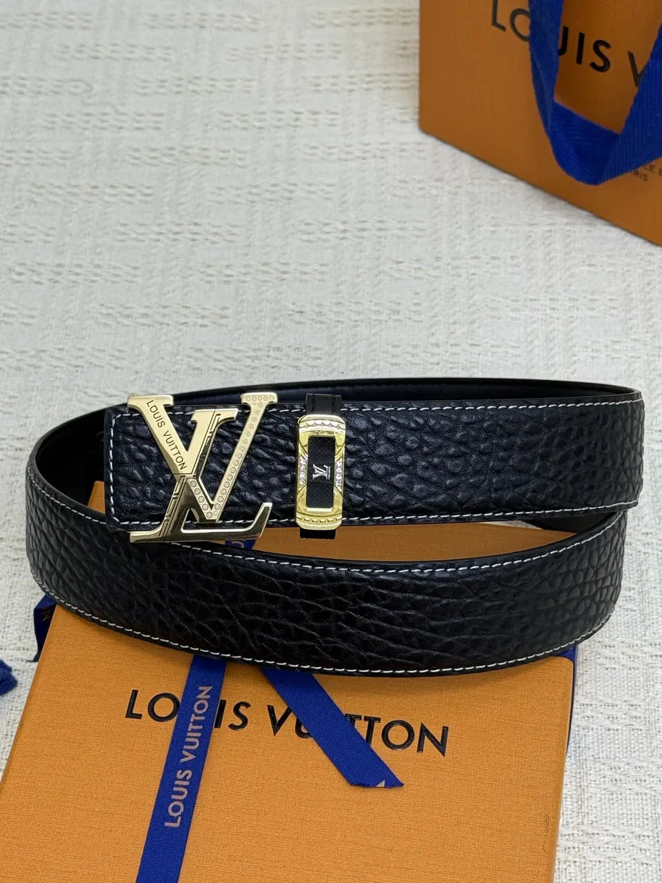 silver lv Louis Vuitton Black Taurillon Leather Belt - Hình 4