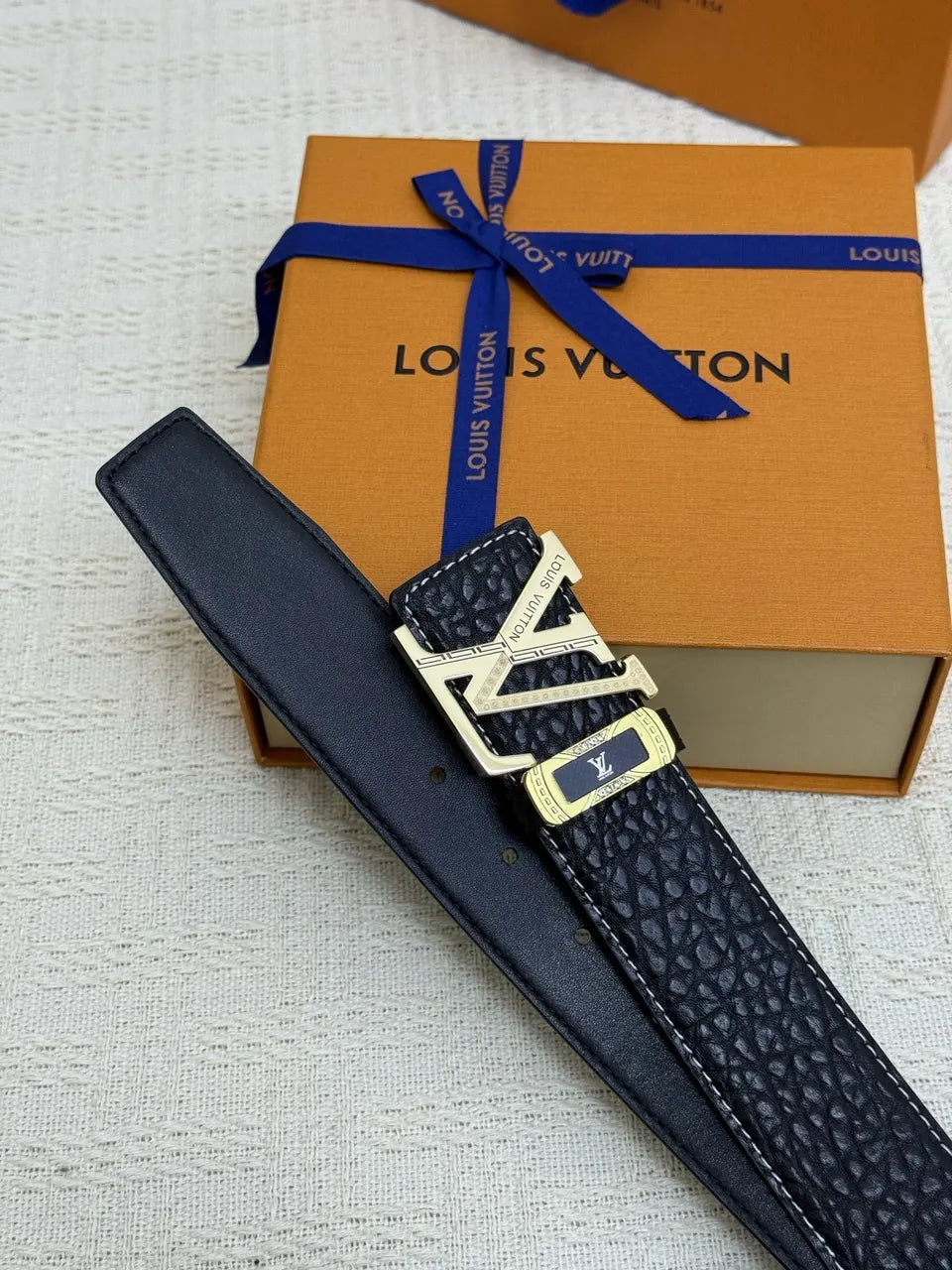 silver lv Louis Vuitton Black Taurillon Leather Belt - Hình 5