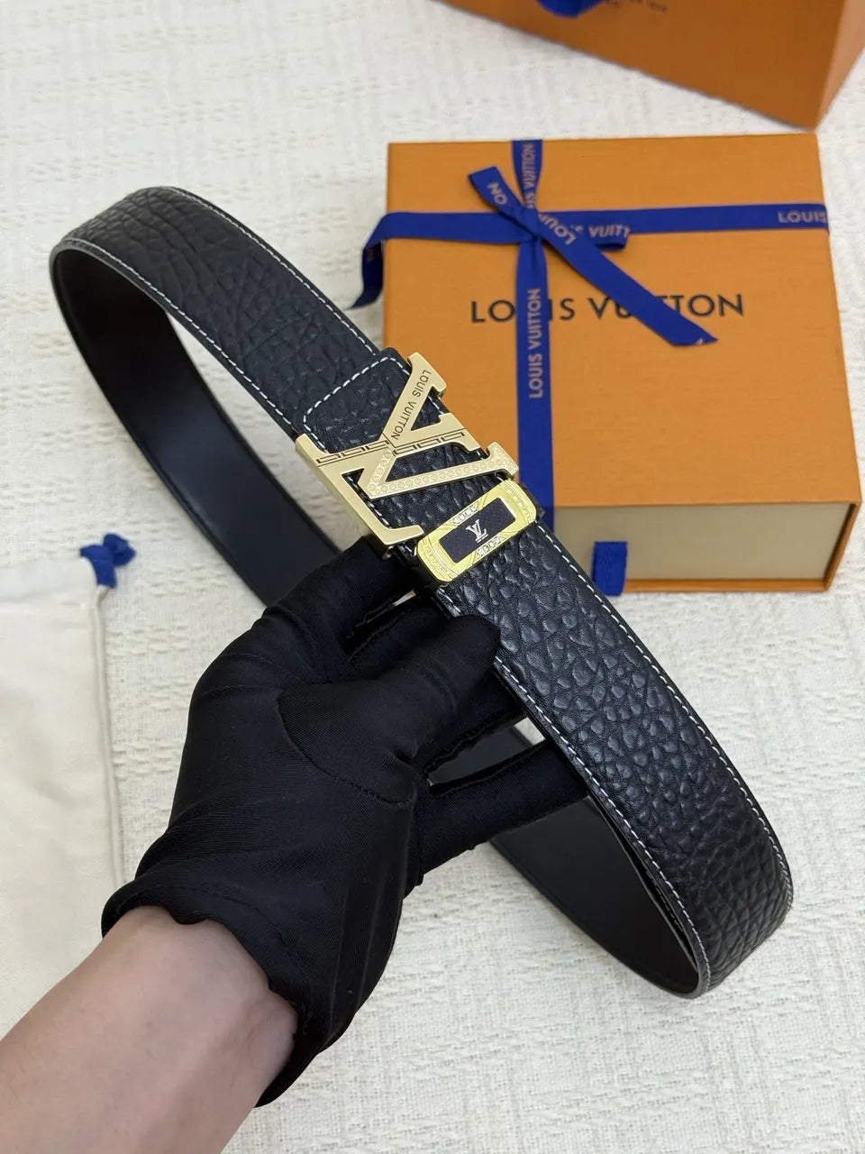 silver lv Louis Vuitton Black Taurillon Leather Belt - Hình 7