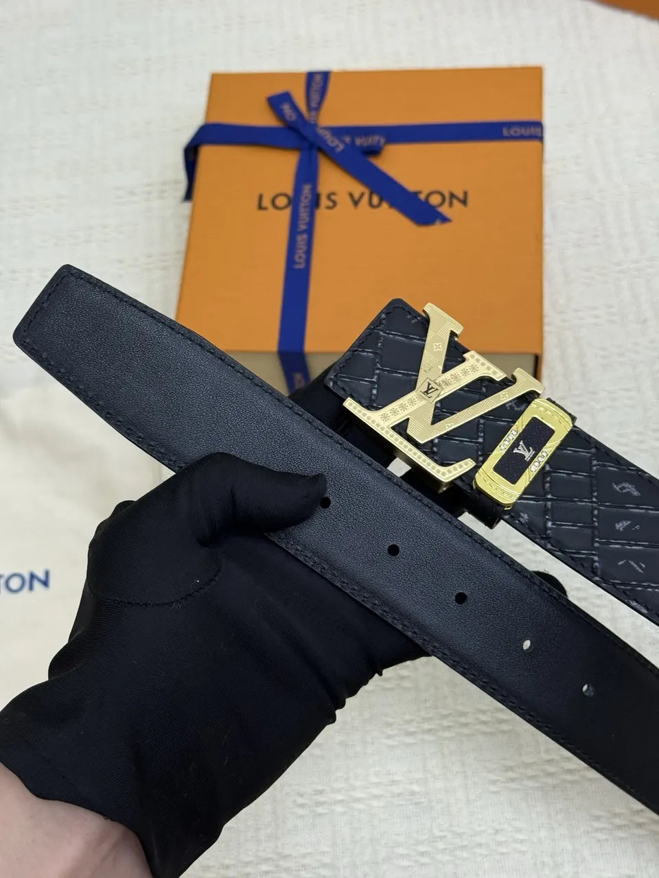 LV Quilted Black Leather Belt - Hình 6