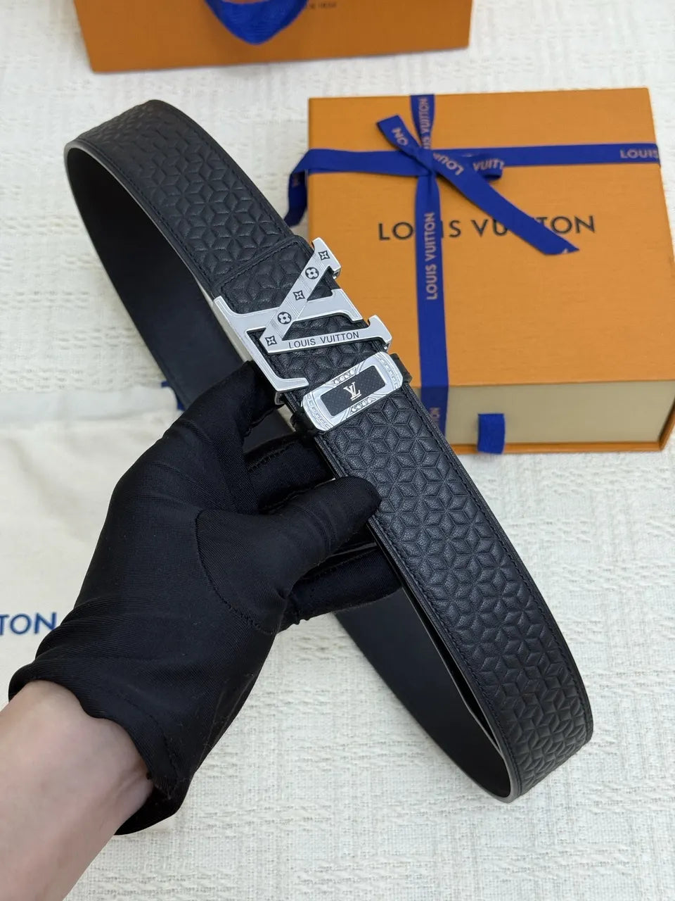 Louis Vuitton Embossed Leather Belt silver - Hình 2