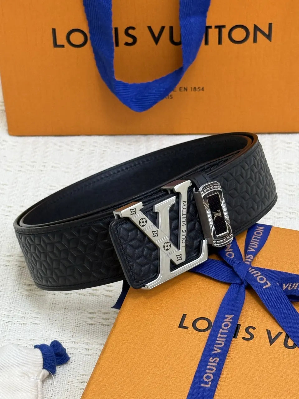 Louis Vuitton Embossed Leather Belt silver - Hình 3