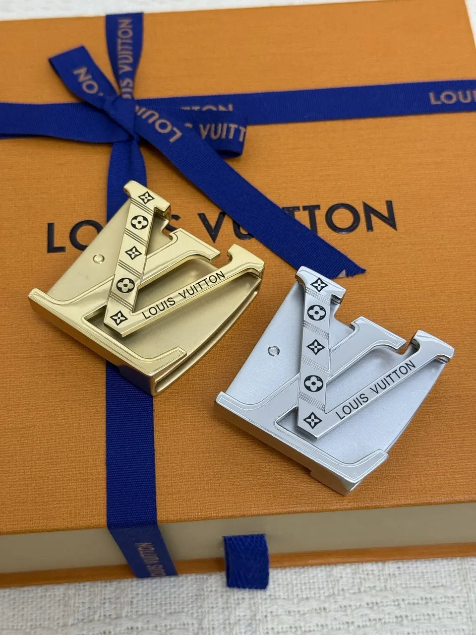 Louis Vuitton Embossed Leather Belt silver - Hình 7
