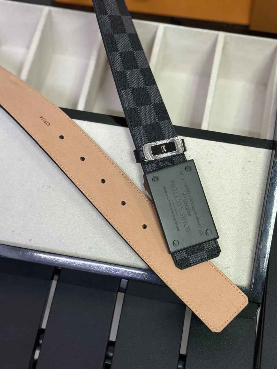 Louis Vuitton Crystal Buckle Belt - Hình 5