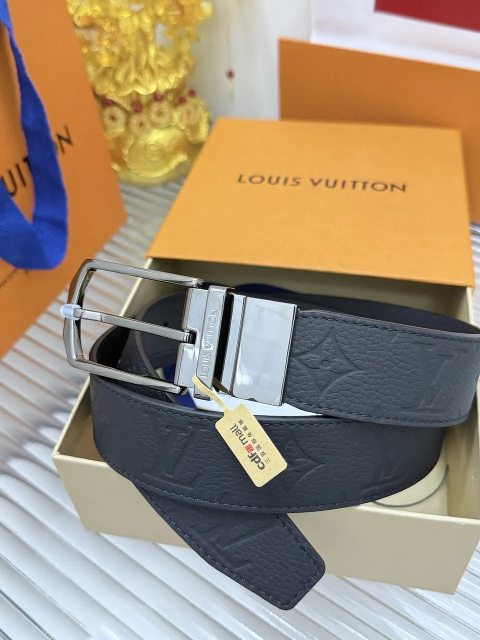 black Louis Vuitton Taurillon Belt - Hình 3