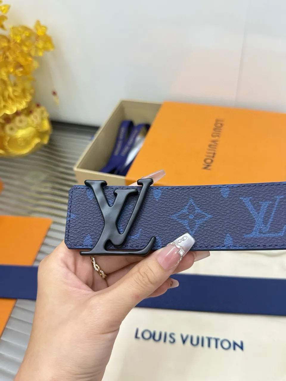monogram Louis Vuitton Navy Belt - Hình 3