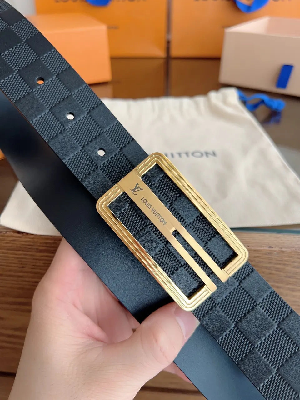 gold Louis Vuitton Damier Infini Black Belt - Hình 3