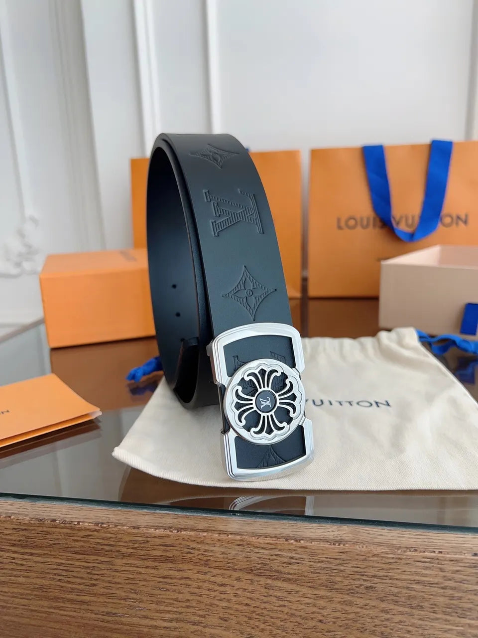 black motif Louis Vuitton Embossed Belt - Hình 8