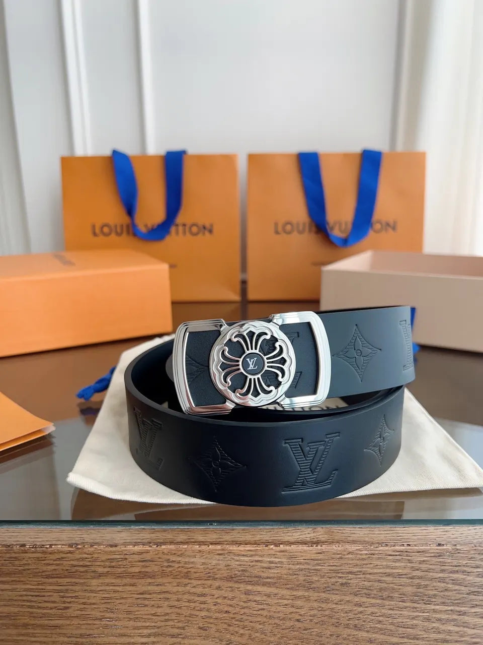 black motif Louis Vuitton Embossed Belt - Hình 9