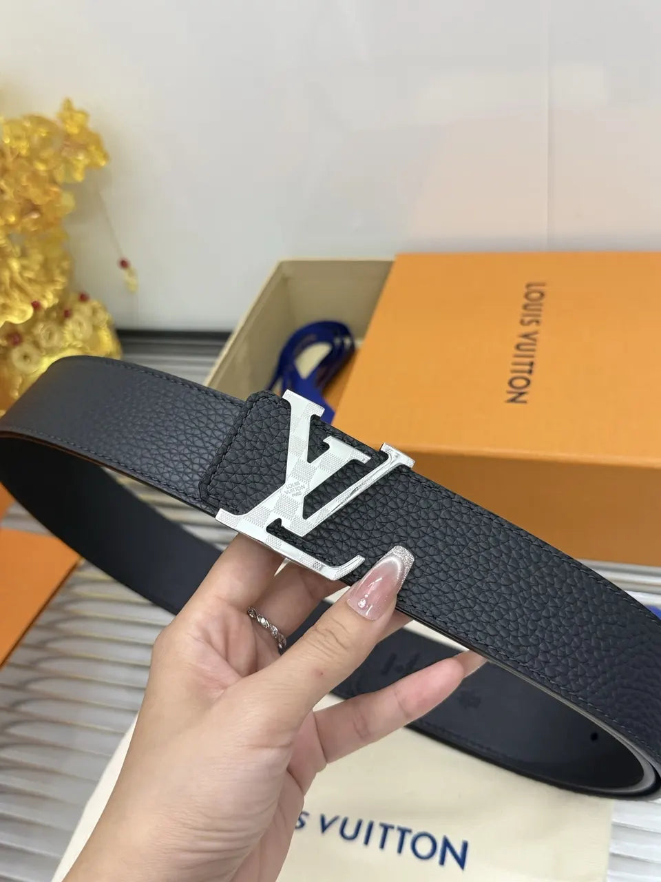 Louis Vuitton Silver Buckle Black Pebbled Leather Belt - Hình 5