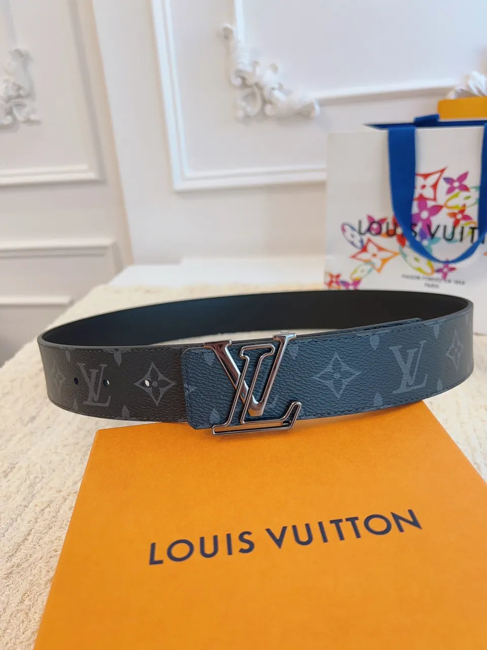 Louis Vuitton Grey Monogram Shadow Belt - Hình 3
