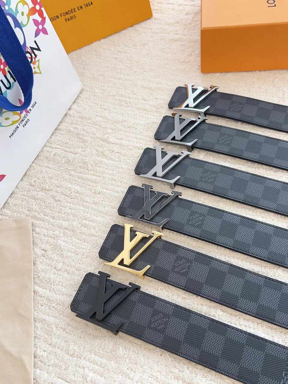 Louis Vuitton Damier Infini Belt silver lv - Hình 8