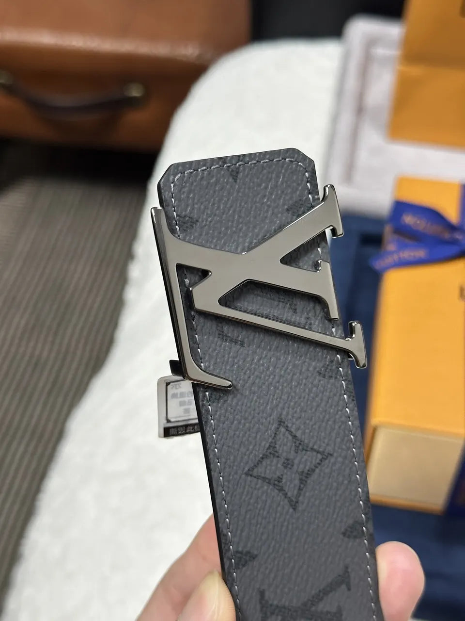 Louis Vuitton Gray Monogram Leather Belt - Hình 2