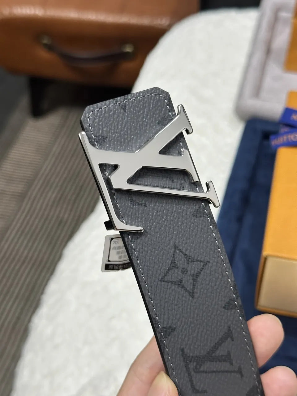silver lv Louis Vuitton Gray Monogram Belt - Hình 2