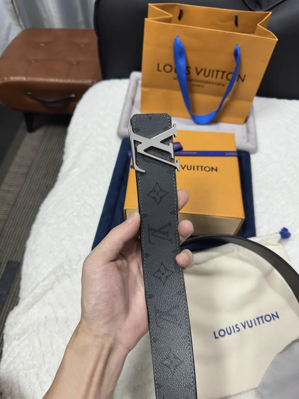 silver lv Louis Vuitton Gray Monogram Belt - Hình 5