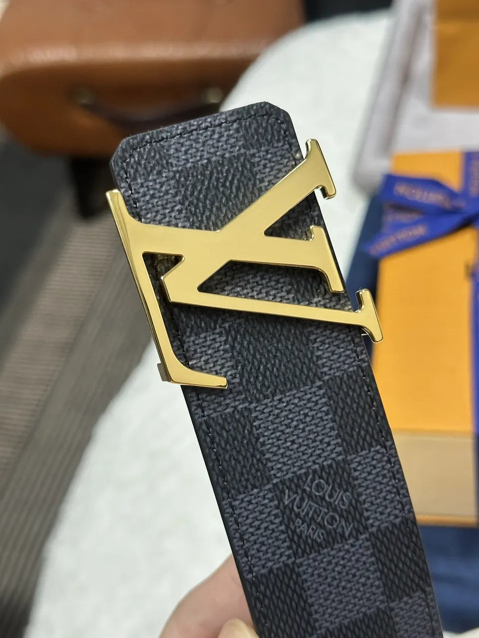 gold lv Louis Vuitton Damier Graphite Belt - Hình 2