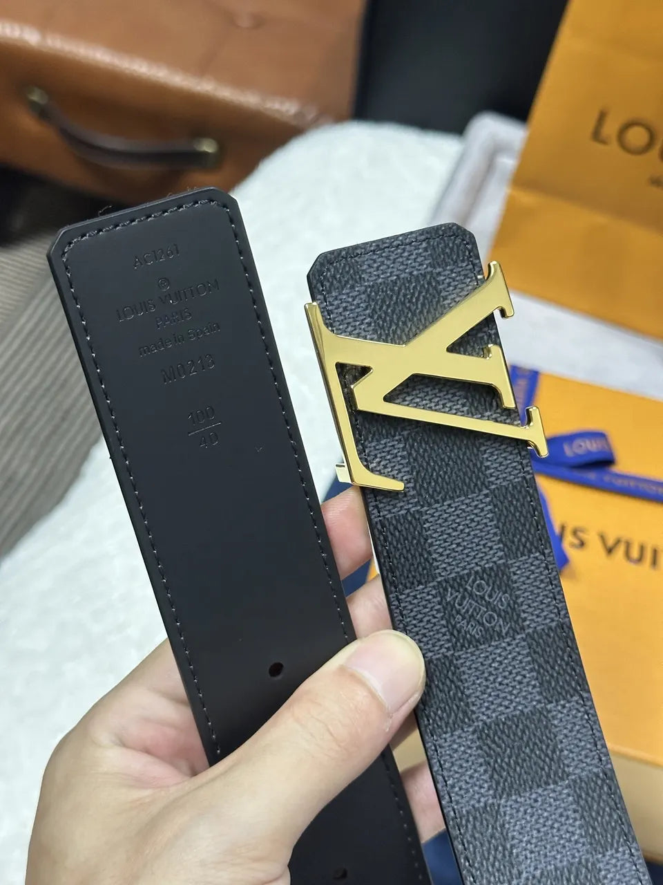 gold lv Louis Vuitton Damier Graphite Belt - Hình 3
