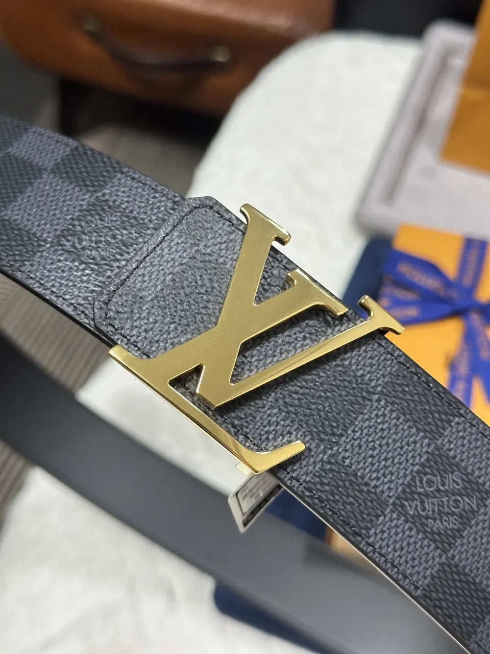 gold lv Louis Vuitton Damier Graphite Belt - Hình 4