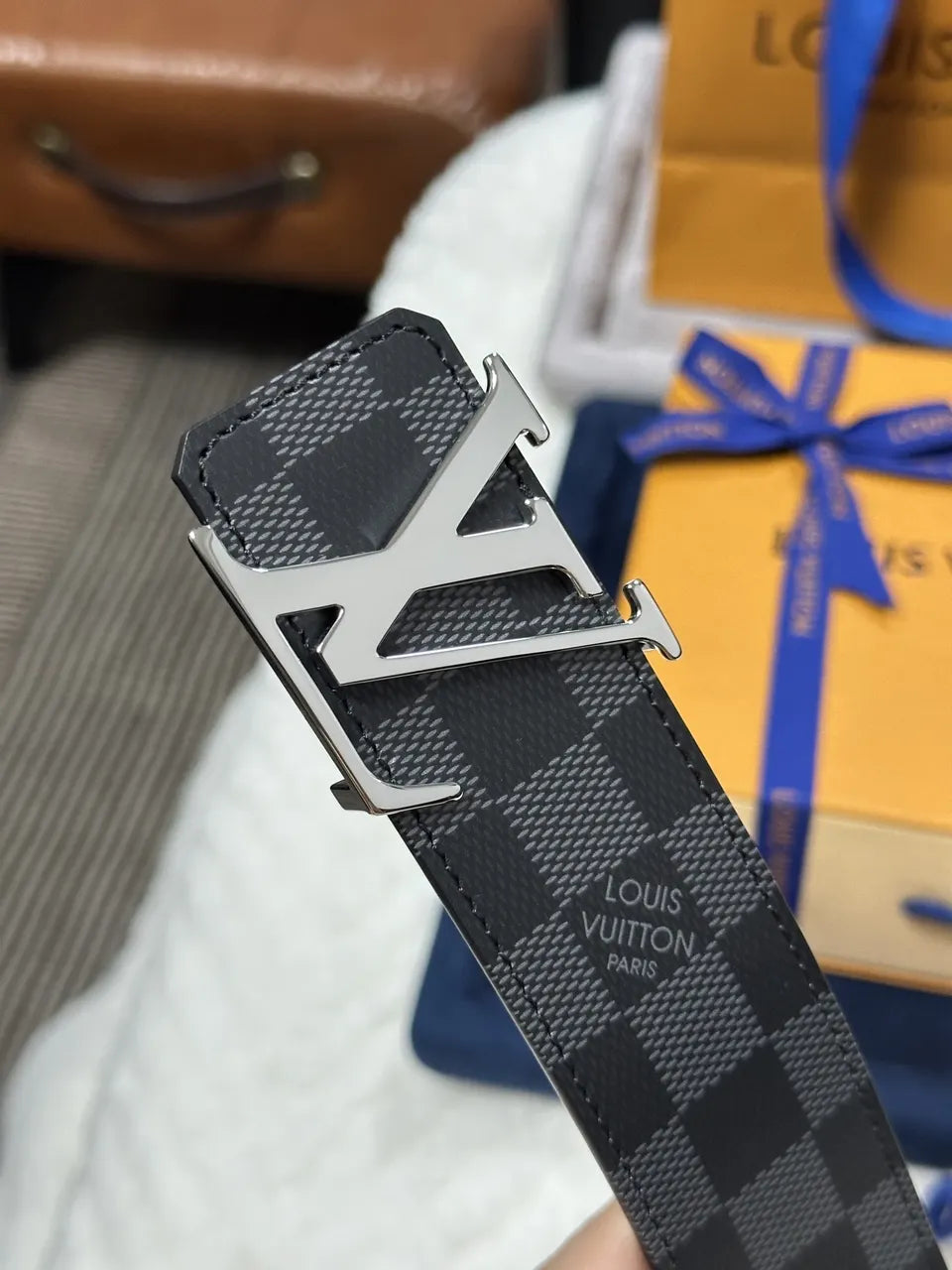 silver lv Louis Vuitton Damier Infini Belt - Hình 2