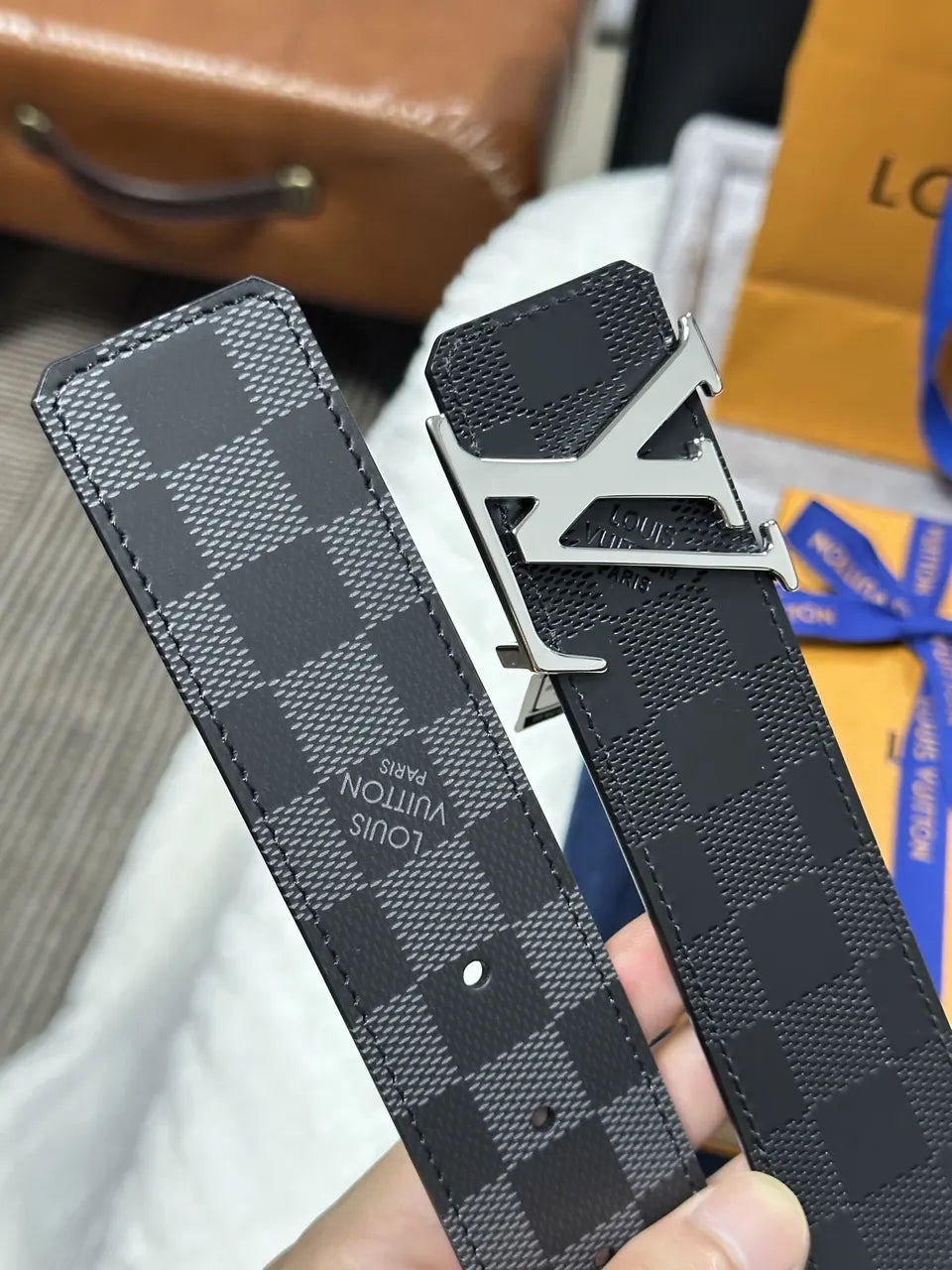silver lv Louis Vuitton Damier Infini Belt - Hình 4