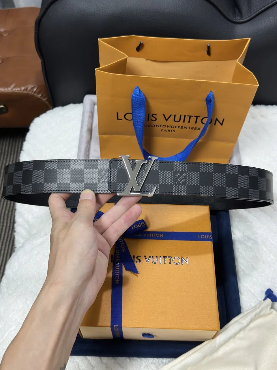 silver lv Louis Vuitton Damier Infini Belt - Hình 5