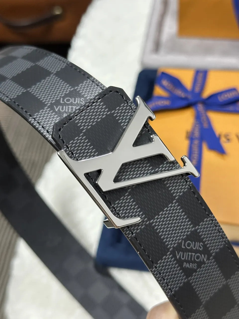 silver lv Louis Vuitton Damier Infini Belt - Hình 7