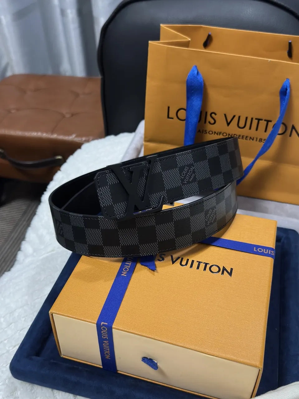 matte Louis Vuitton Damier Infini Belt