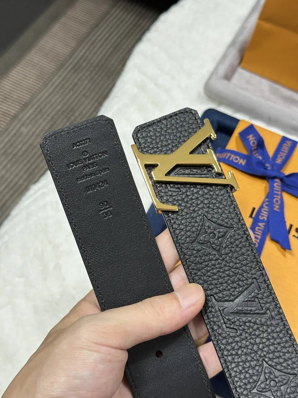 Louis Vuitton Embossed Leather Belt black gold - Hình 4