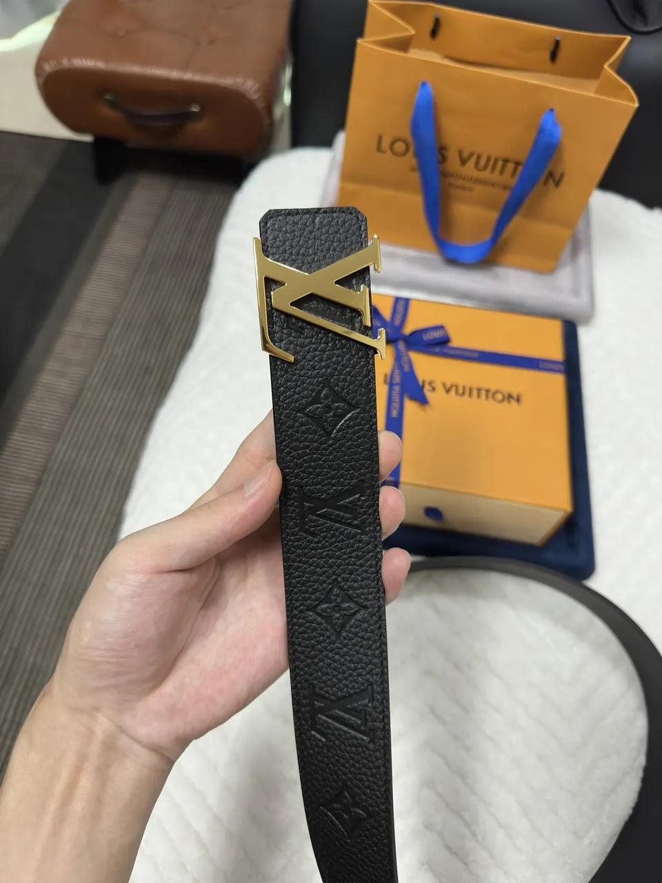 Louis Vuitton Embossed Leather Belt black gold - Hình 8