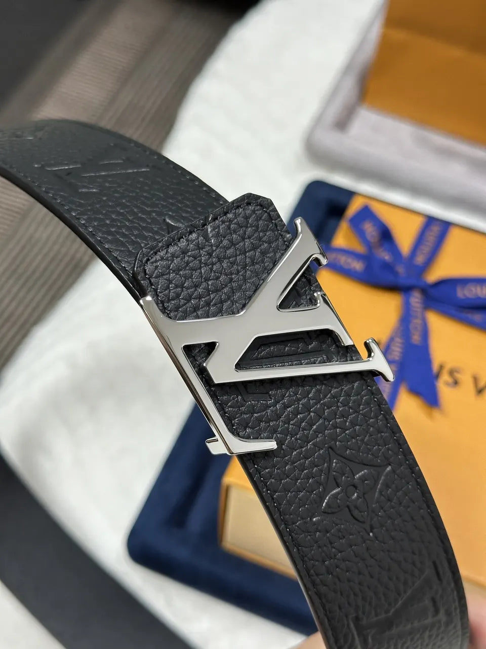 Louis Vuitton Black Embossed Leather - Hình 7
