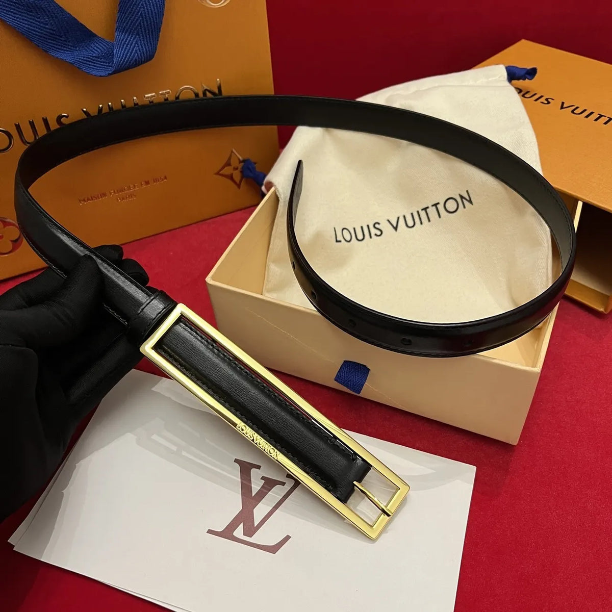 black leather Louis Vuitton Gold Buckle Belt - Hình 2