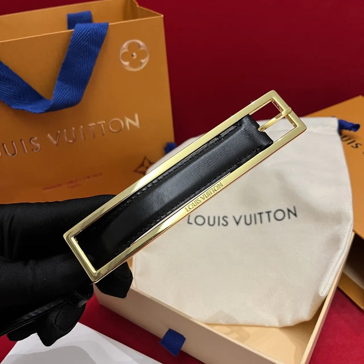 black leather Louis Vuitton Gold Buckle Belt - Hình 5