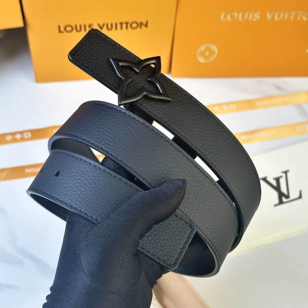 Louis Vuitton Black Flower Buckle Belt - Hình 3