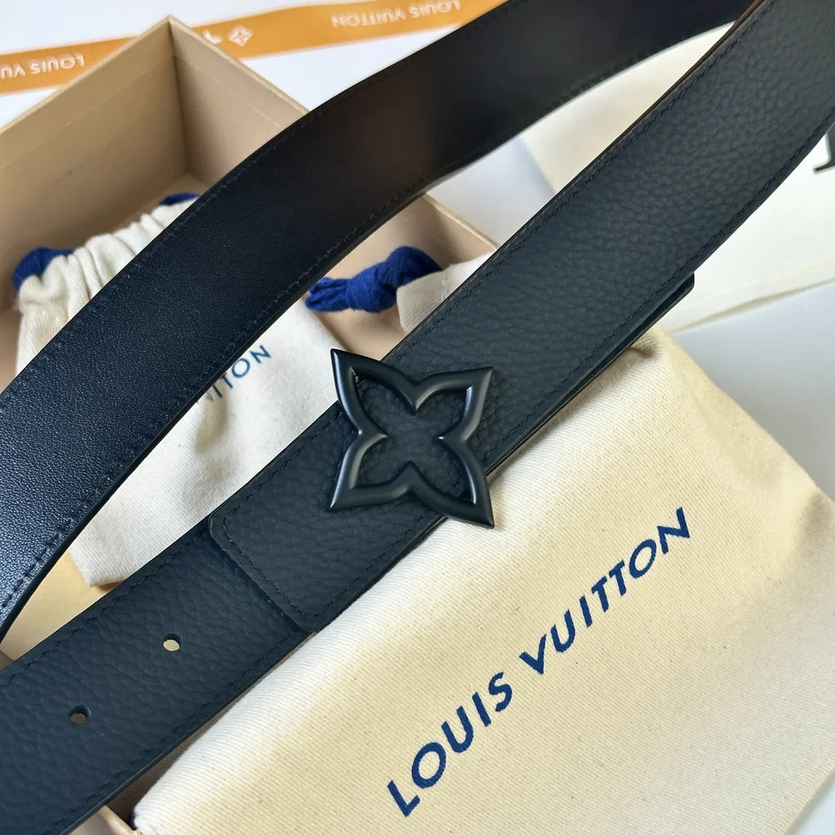 Louis Vuitton Black Flower Buckle Belt - Hình 4