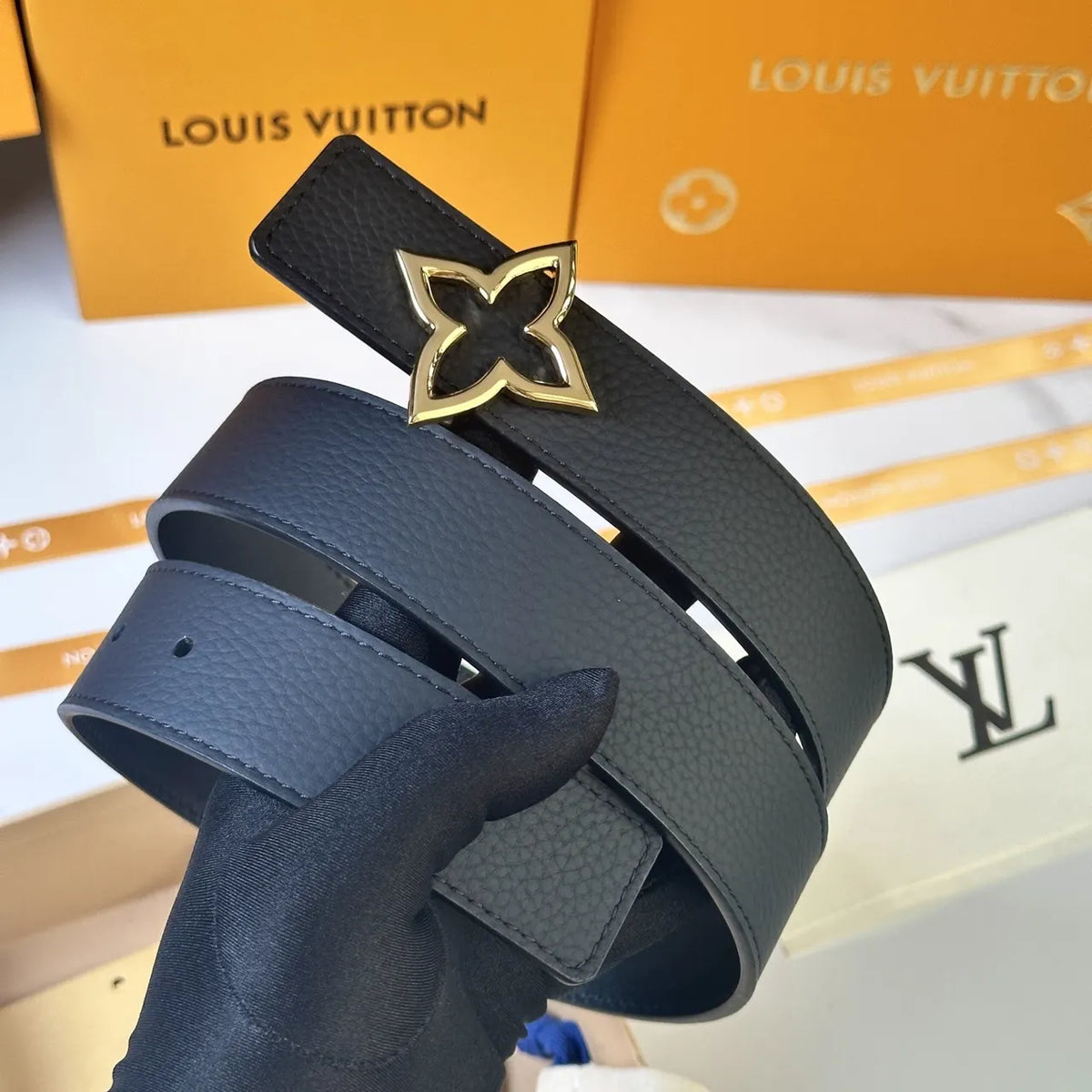 LV Black Leather Flower Belt - Hình 3