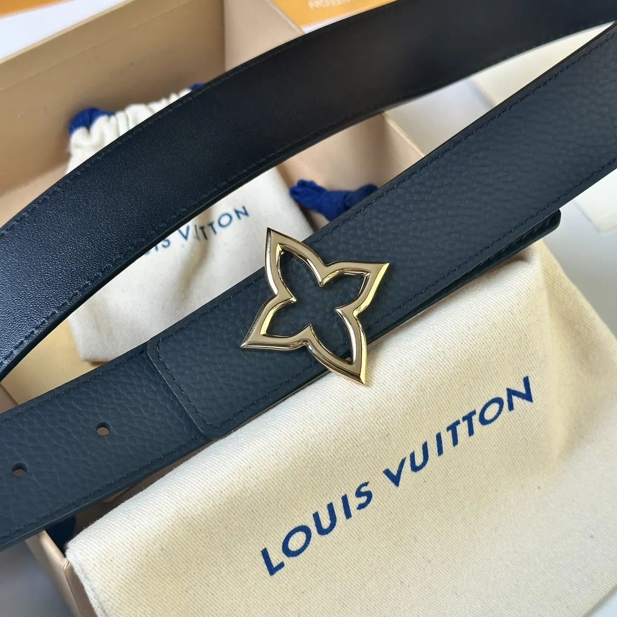 LV Black Leather Flower Belt - Hình 4