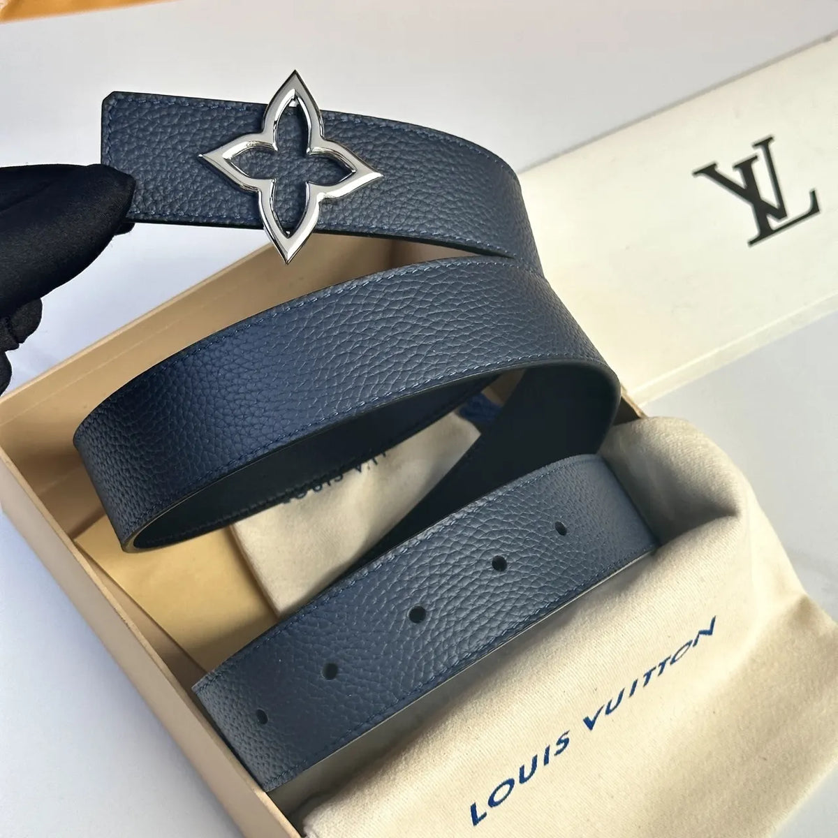 flower Louis Vuitton Blue Leather Belt - Hình 2